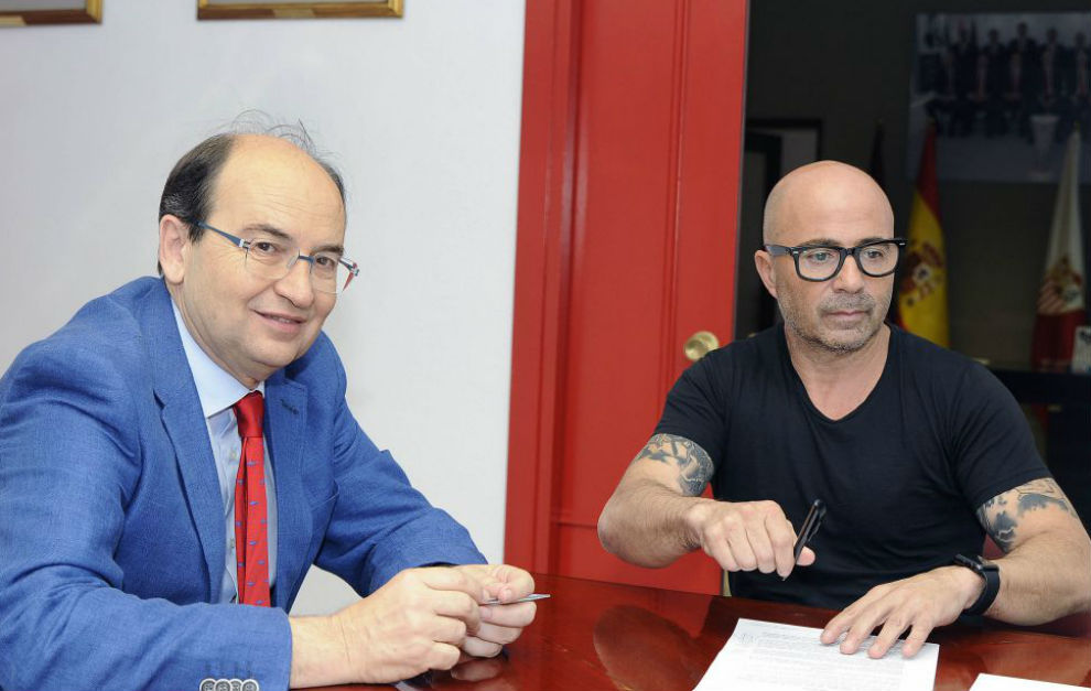 Castro y Sampaoli, en la firma del contrato