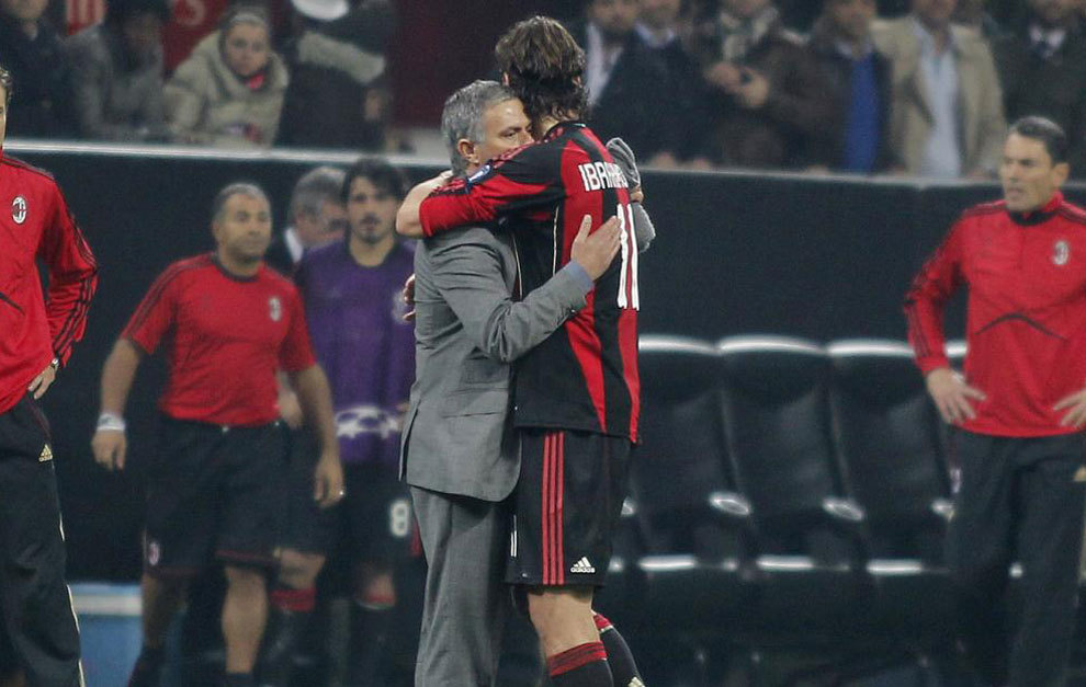 Mourinho e Ibra se abrazan tras un duelo entre el Milan y el Real...