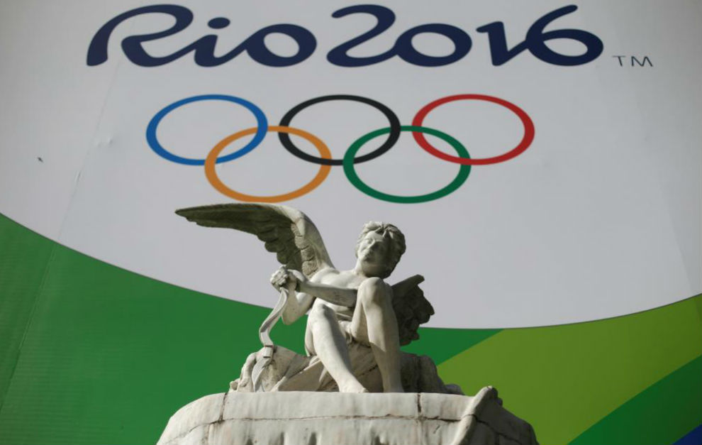 Pancarta promocional de los Juegos Olmpicos instalada en un tnel...