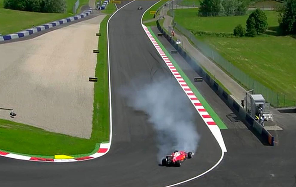 Vettel, en el momento de salirse del trazado