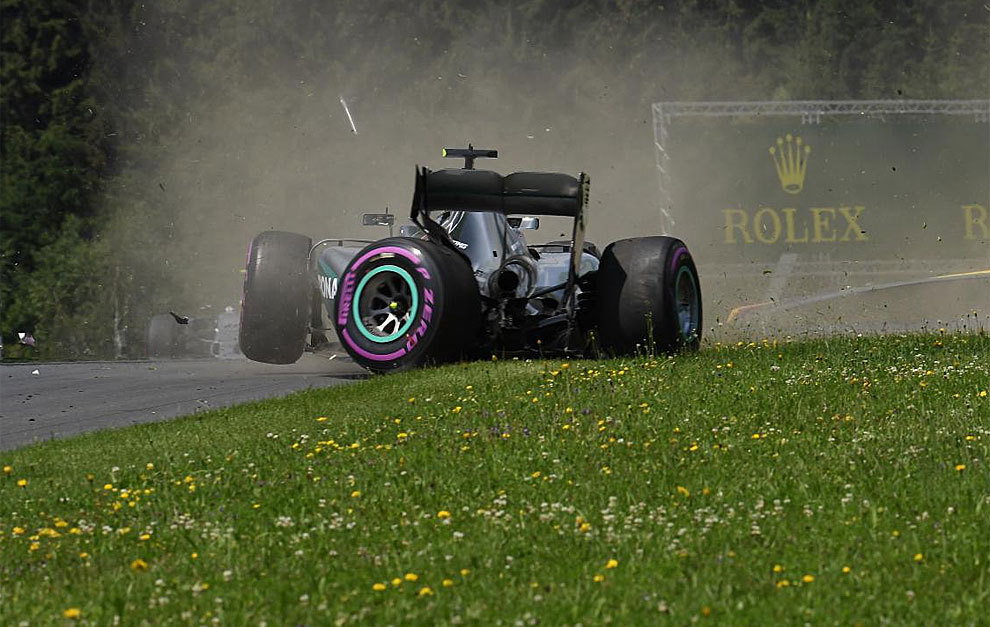 Rosberg sufri un accidente en los Libres 3 de Austria