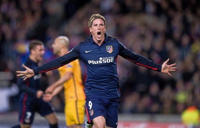 Torres celebra el gol que consigui en el Camp Nou.
