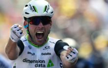 Mark Cavendish celebrando su triunfo de etapa.