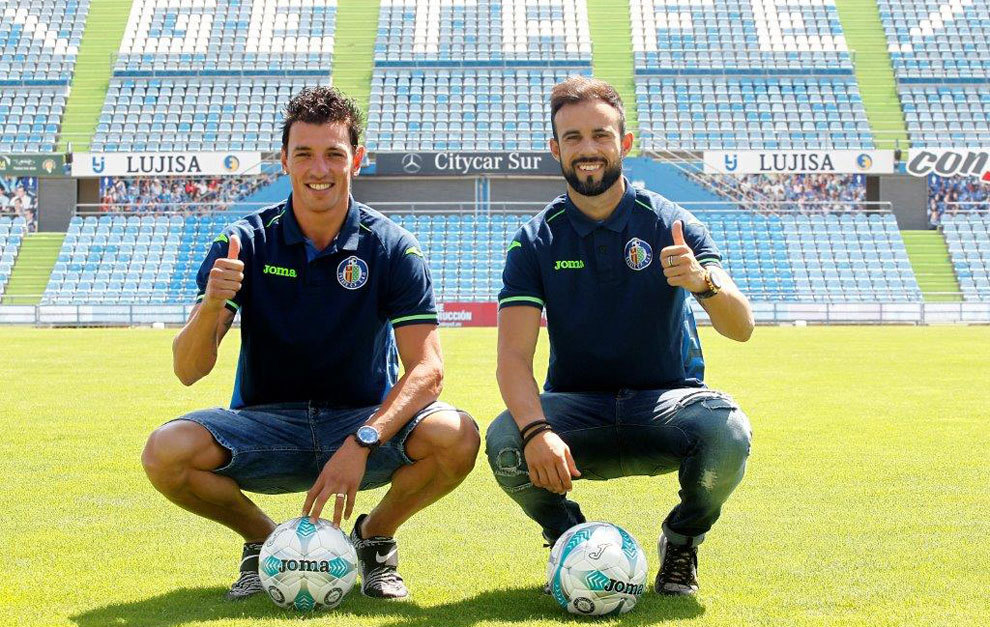 Gorosito y Molinero posan en su nuevo estadio tras ser presentados
