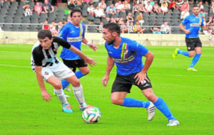 Fran Carles, durante un partido con el Linares Deportivo