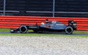 Alonso, durante los primeros entrenamientos libres en Silverstone