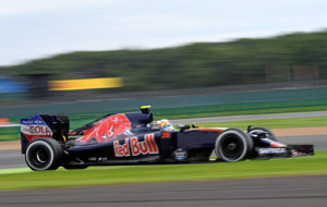 Sainz pilota su Toro Rosso durante la tercera sesin de...