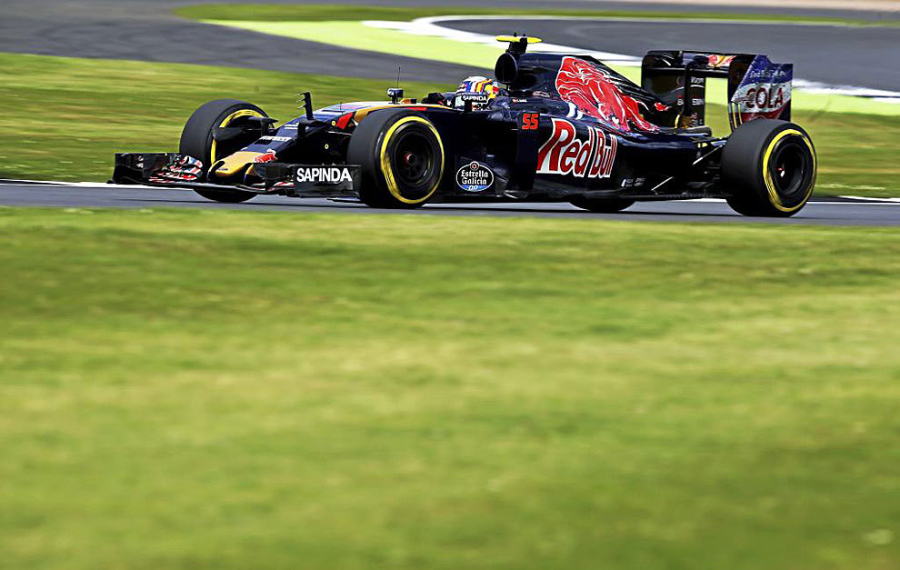 Sainz pilota su Toro Rosso durante la sesin de calificacin.