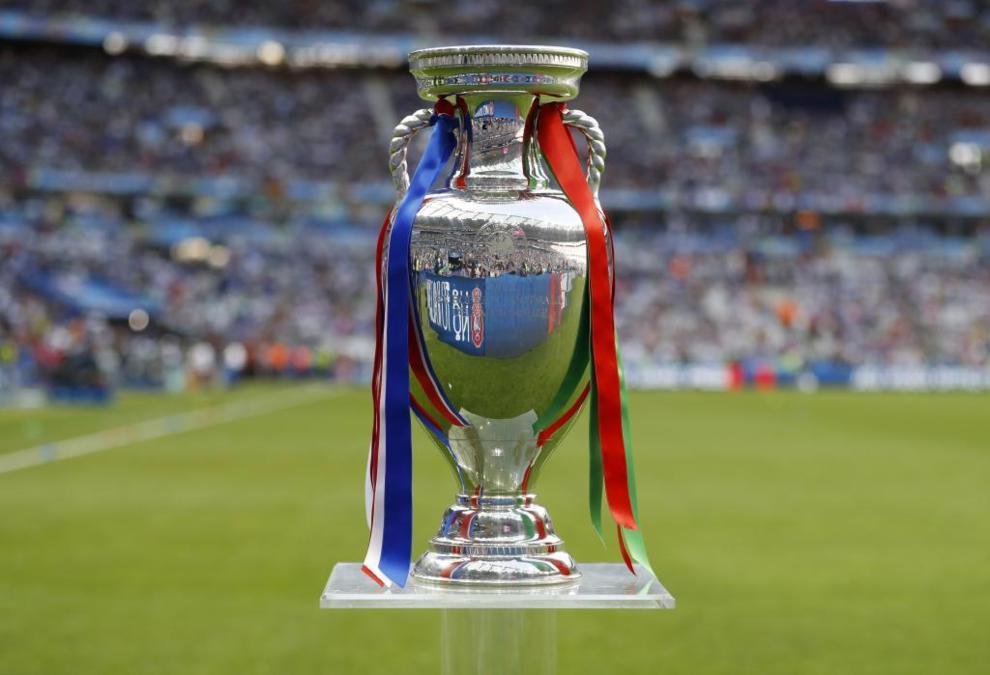 El trofeo de la Eurocopa busca nuevo dueo en Pars
