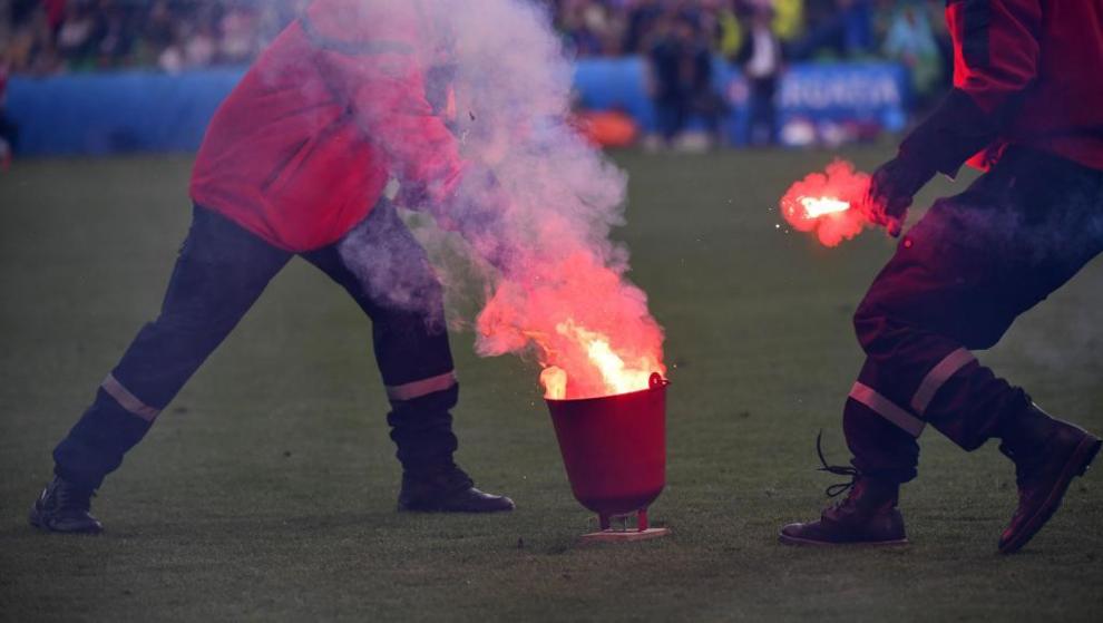 Flares in the Croatians' match with Czech Republic cause a stop in...