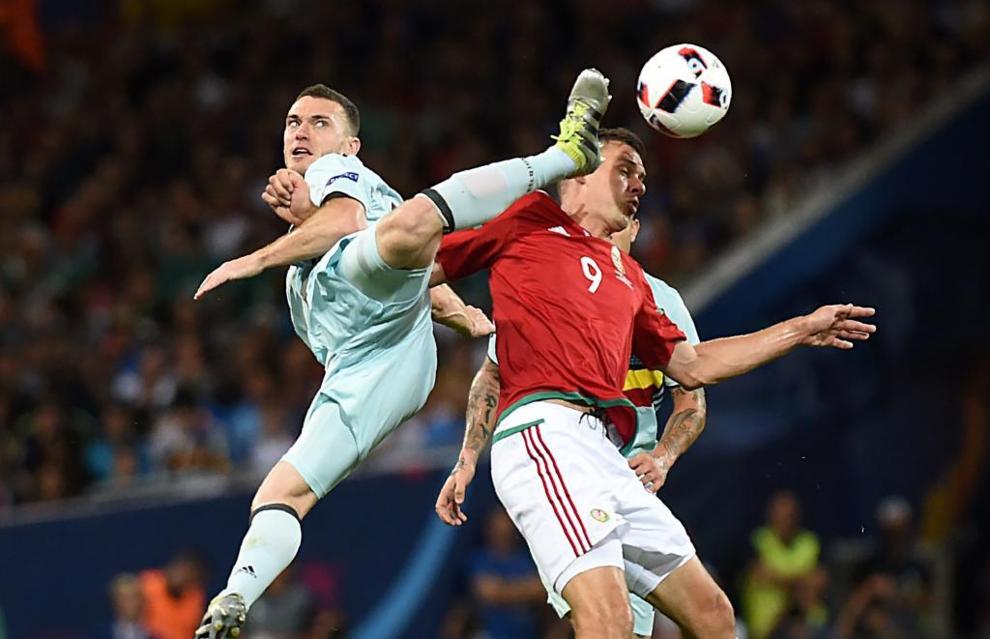Vermaelen goes in high for a ball