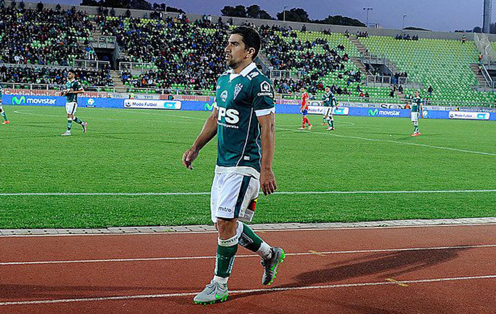 David Pizarro, en un partido de la liga chilena.
