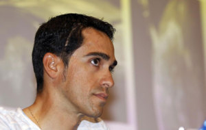 Alberto Contador, durante la rueda de prensa en la Clnica CEMTRO