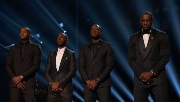 Carmelo Anthony, Chris Paul, Dwyane Wade y LeBron James durante su...