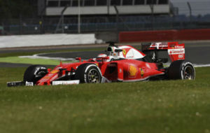 Kimi Raikkonen durante la jornada de test de hoy en Silverstone.