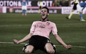 Vzquez celebra un gol con el Palermo