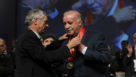 Villar hace entrega a Del Bosque de la medalla de reconocimiento