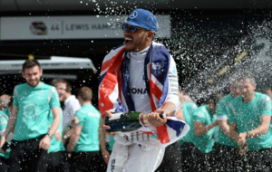 Hamilton celebra su victoria en el Gran Premio de Gran Bretaa