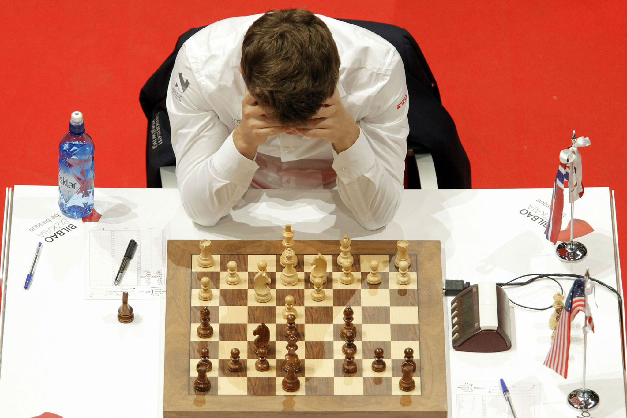 Carlsen, ante un ausente So, piensa antes de realizar su novedad...