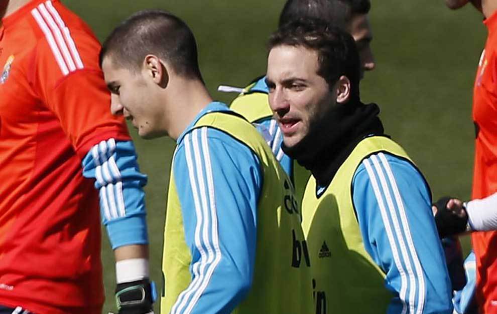 Morata e Higuan, en un entrenamiento del Madrid en la temporada...