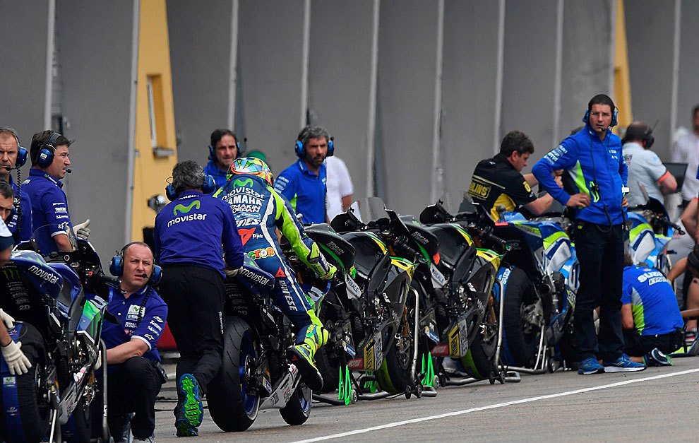 Rossi cambia de moto, mientras el resto de equipos sigue expectante.