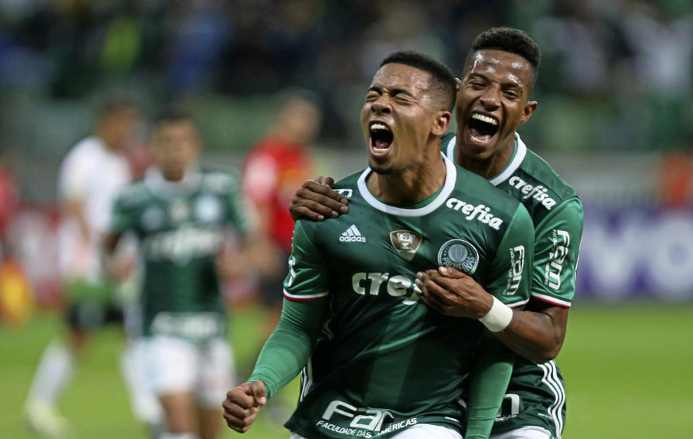 Gabriel Jess celebra un gol con el Palmeiras