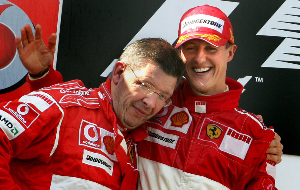 Brawn junto a Schumacher en el podio de Nurburgring en 2006