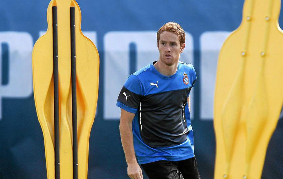 lex Fernndez, durante un entrenamiento con el Espanyol.