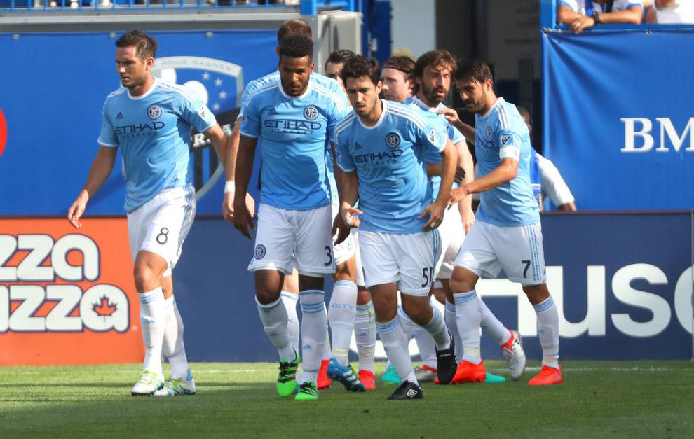 Los jugadores del New York City celebran uno de los goles de Villa.