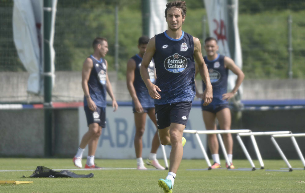 Pedro Mosquera durante un entrenamiento con el Deportivo.
