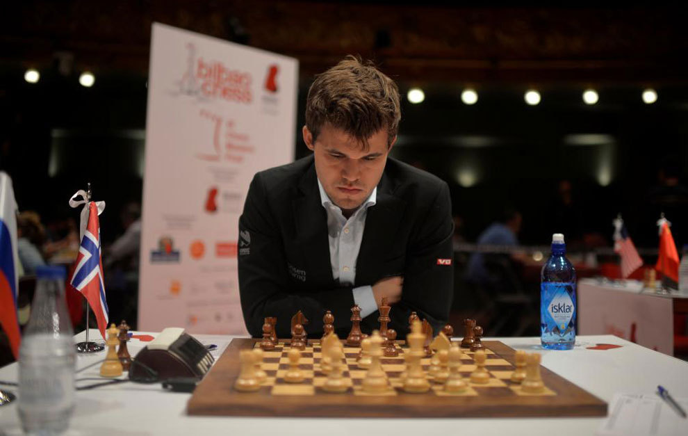 Carlsen, durante la partida ante Karjakin