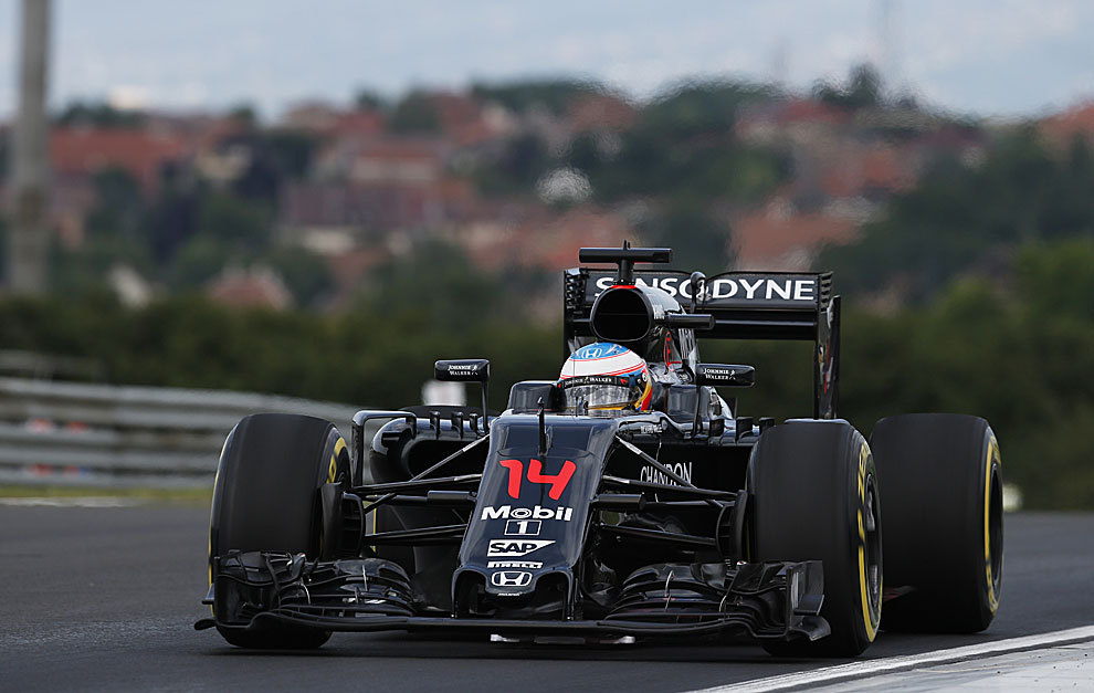 Fernando Alonso, rodando con el McLaren en Hungaroring