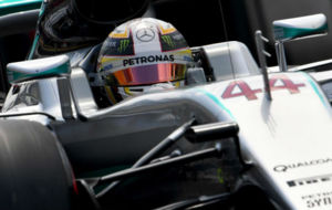 Hamilton durante los entrenamientos del Gran Premio de Hungra