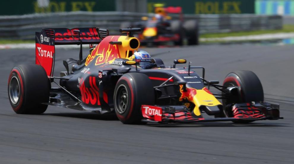 Daniel Ricciardo, principal amenaza de los Mercedes en la primera...