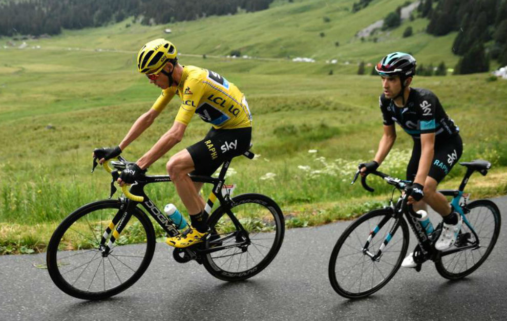 Christopher Froome y  Mikel Nieve durante el Tour de Francia