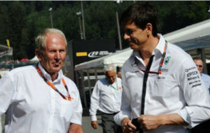 Helmunt Marko (asesor de Red Bull) y Toto Wolf (jefe de Mercedes)