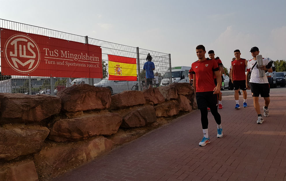 Los jugadores del Sevilla dan un paseo en Alemania.