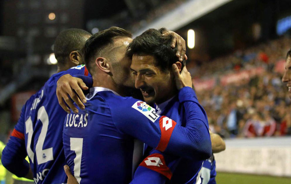 Borges y Lucas Prez celebrando un gol con el Deportivo