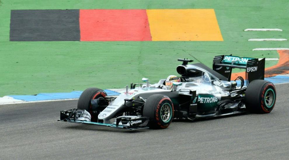 Lewis Hamilton, de nuevo lder desde la salida