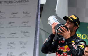 Daniel Ricciardo, en el podio tras acabar en segunda posicin en...