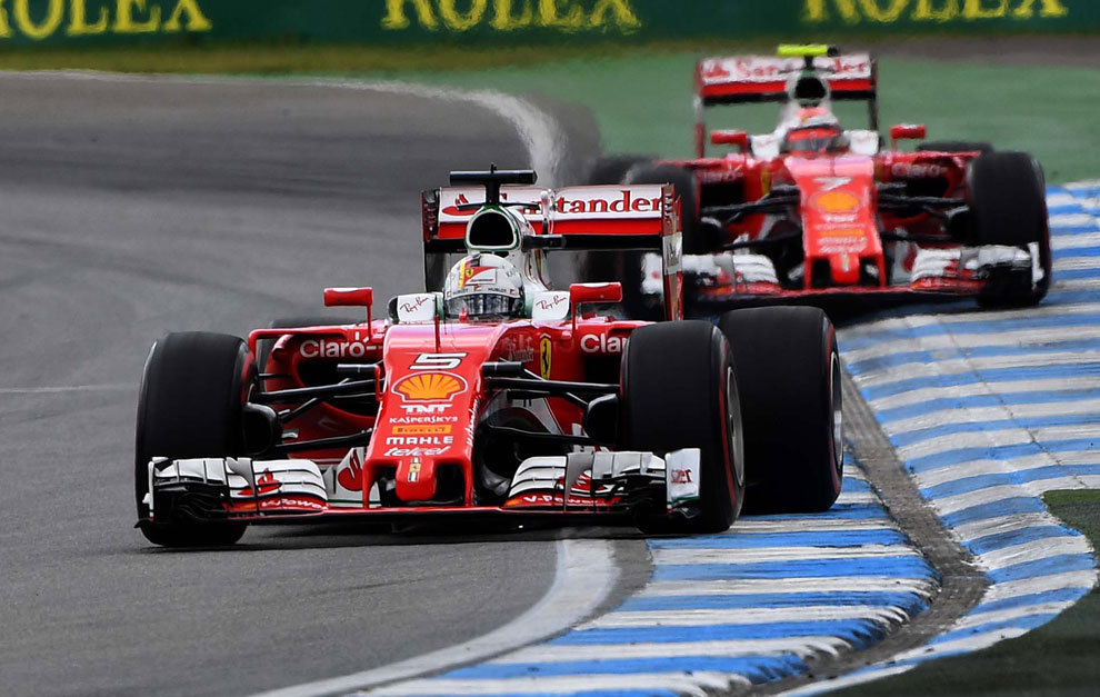 Vettel y Raikkonen en el circuito de Hockenheim durante la carrera