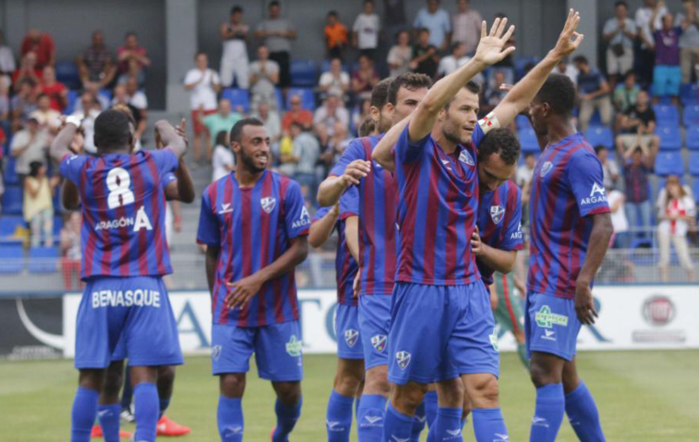 Los jugadores del Huesca, celebrando un tanto en esta pretemporada.