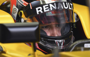 Ocon subido al Renault durante en Hungaroring