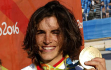 Maialen Chourraut con la medalla de oro olmpica en K1