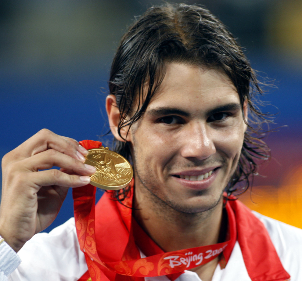 Rafa Nadal con la medalla de oro ganada en Pekn 2008