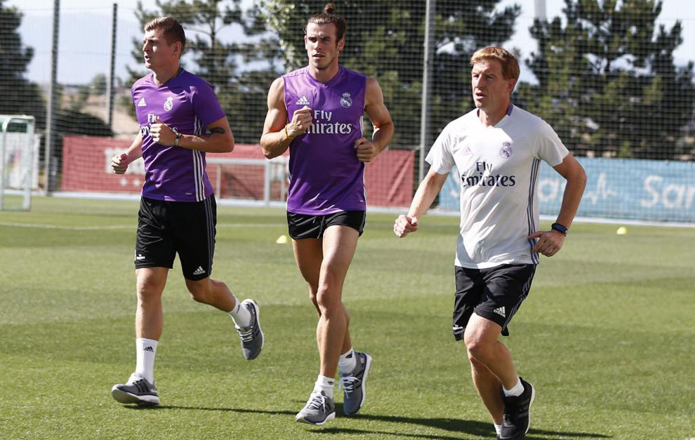Bale y Kroos realizan carrera continua en Valdebebas.