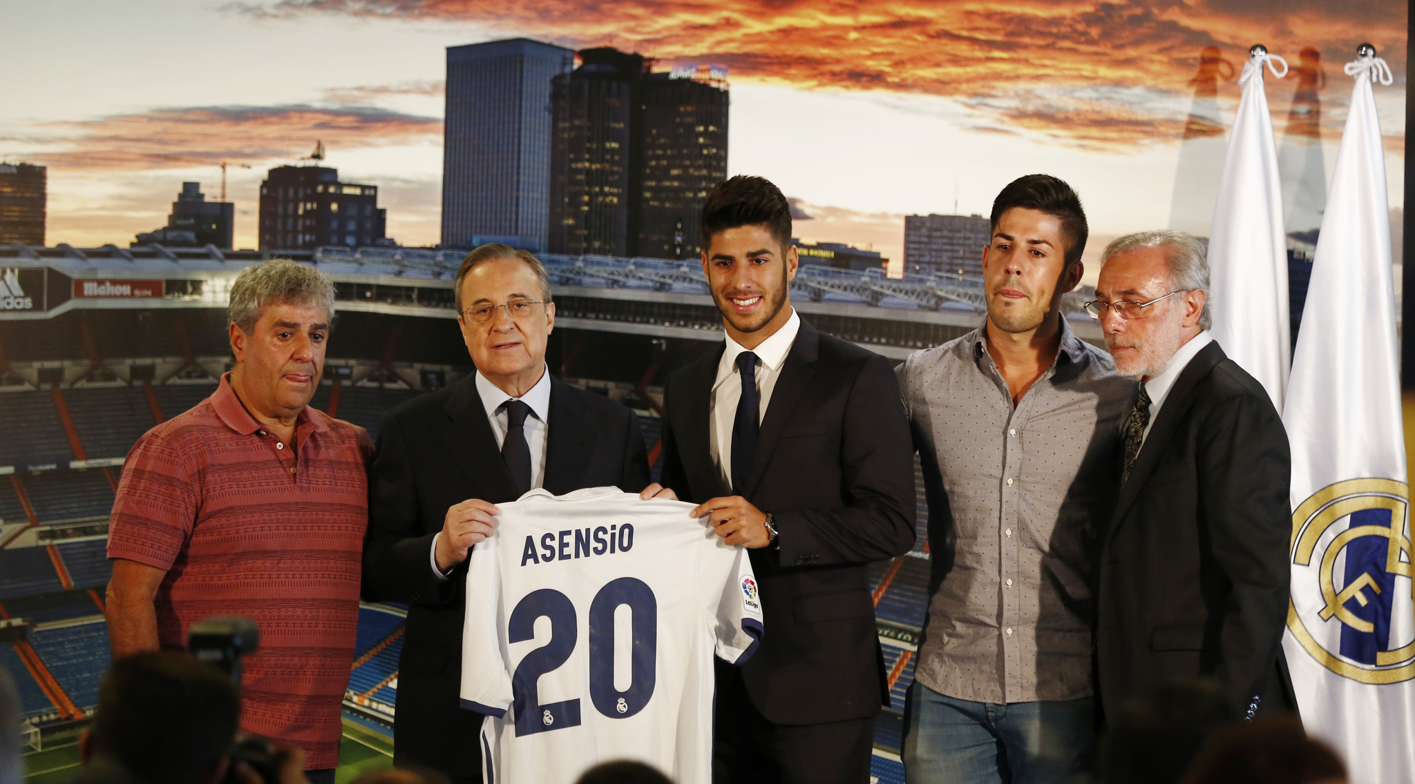 Presentacin de Asensio como jugador del Madrid