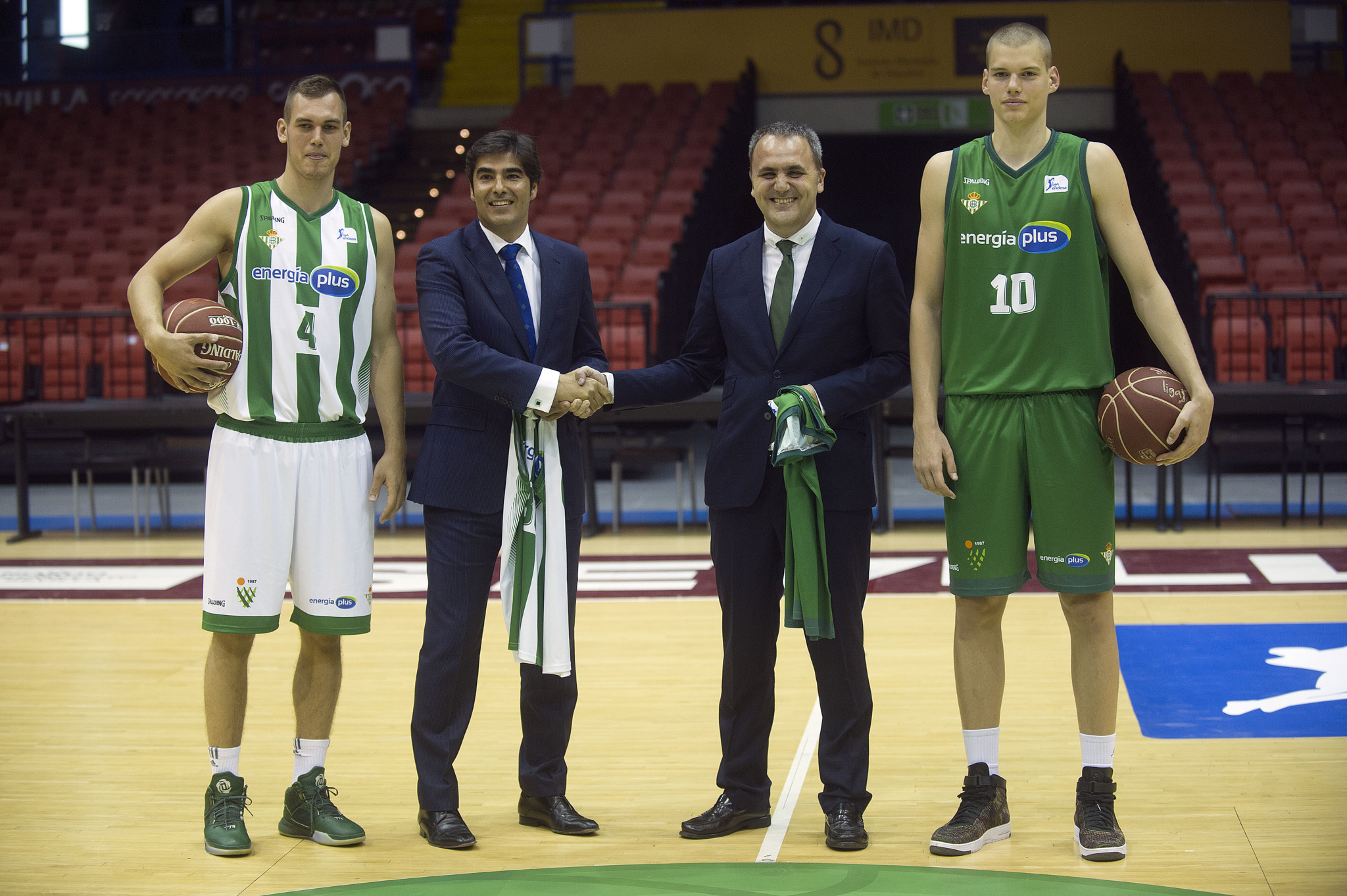 Écharpe Officielle Real Betis Baloncesto - Copa Princesa 2019 - Neuf