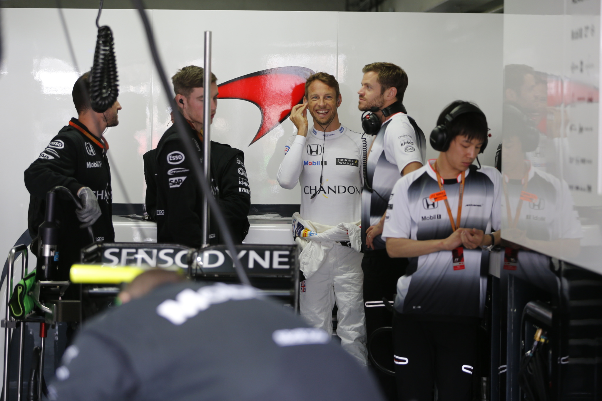 Button, en el box de McLaren