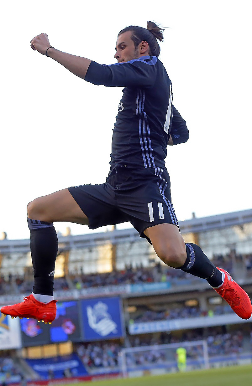 Bale celebra el primero de sus dos goles de ayer en Anoeta